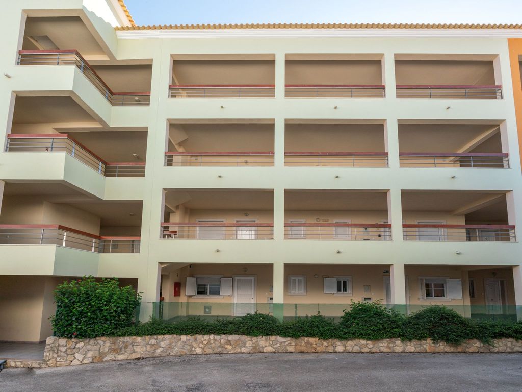 Wohnung mit Terrasse und 2 Schwimmbecken