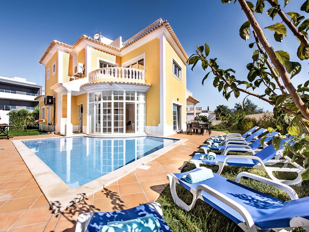 Demi - VIP Properties
