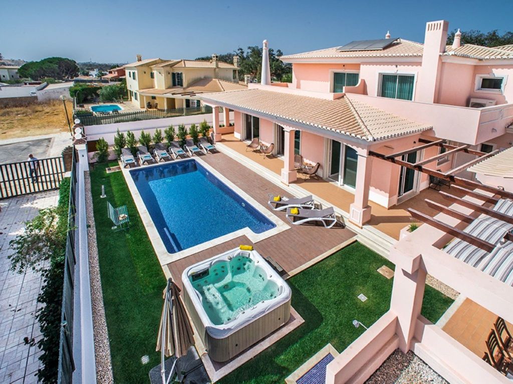 V8 Bastos - VIP Properties