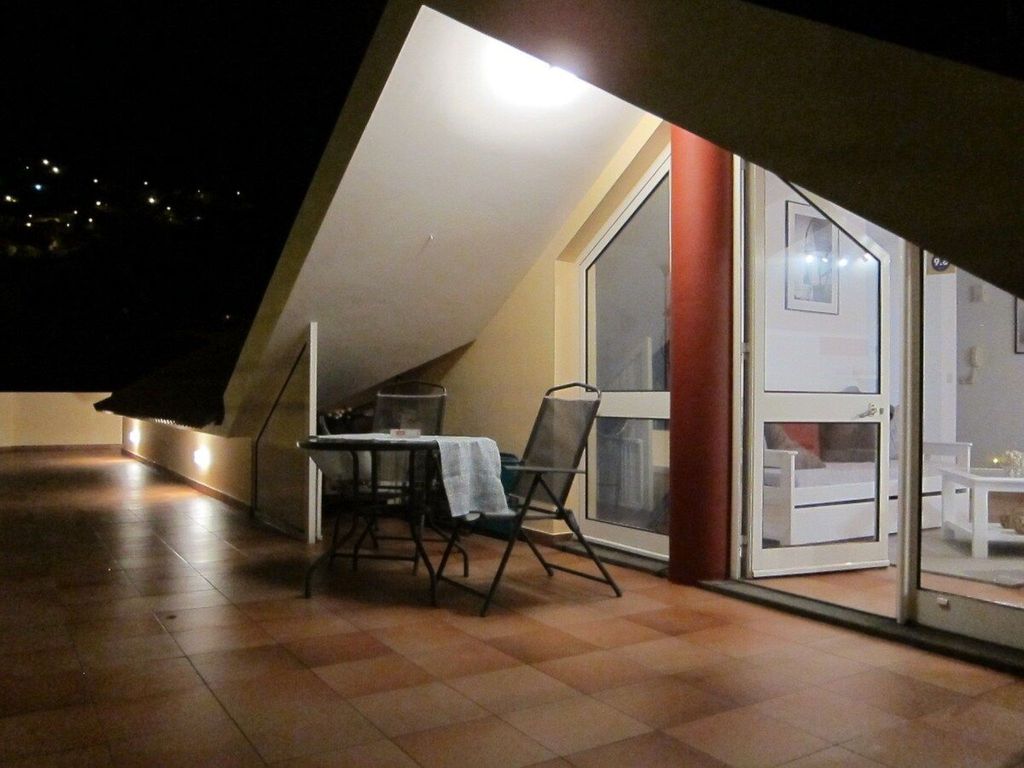 mit Terrasse