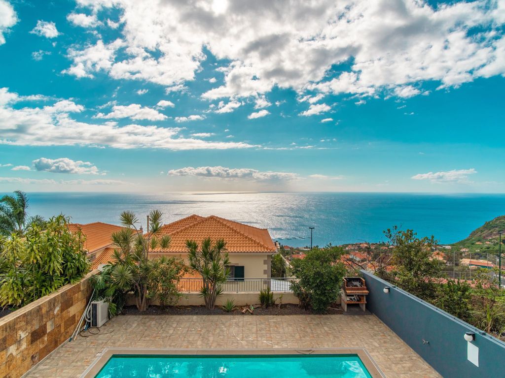 Die Villa Viola befindet sich in Arco da Calheta