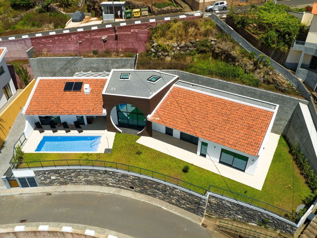 Das Poolhaus in Ponta de Sol