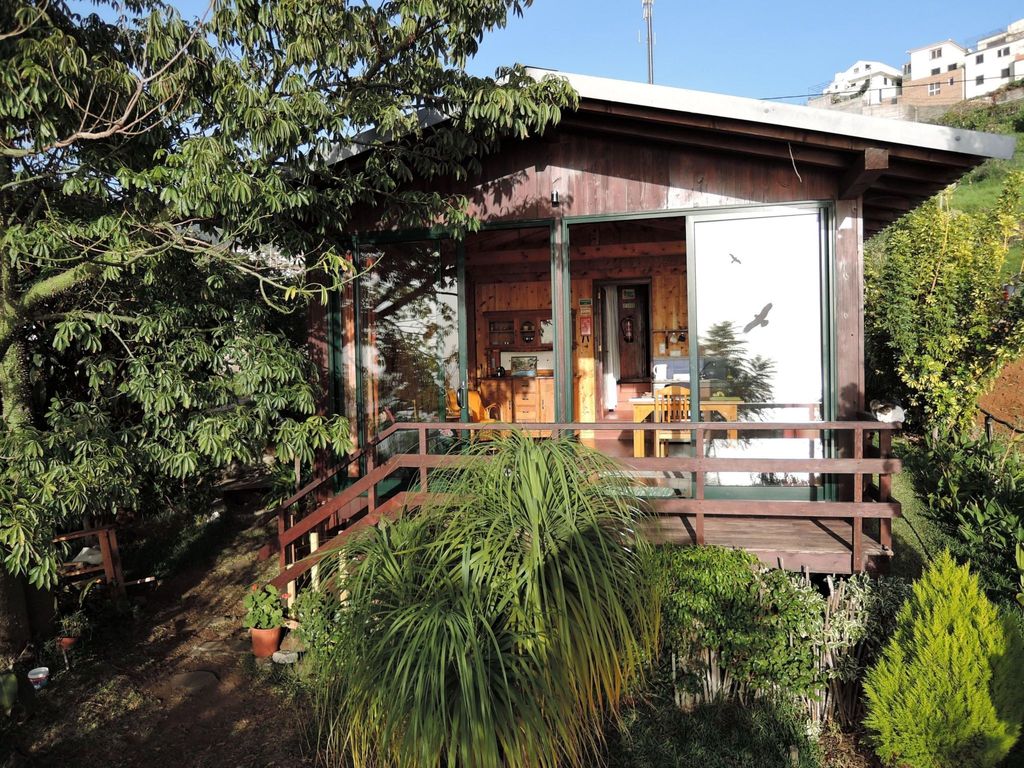 in Canhas mit Schönem Garten