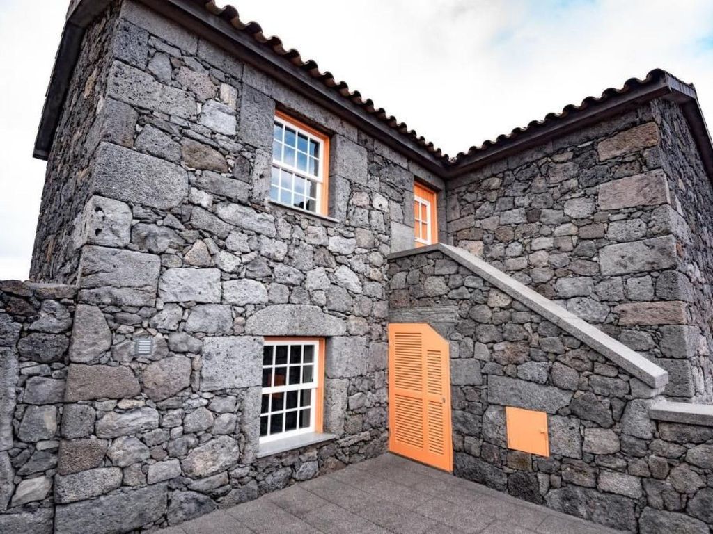 Abraham Sky Haus 1