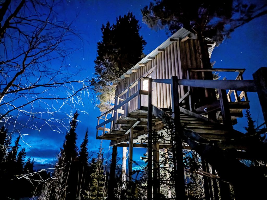 Aurora Lodge