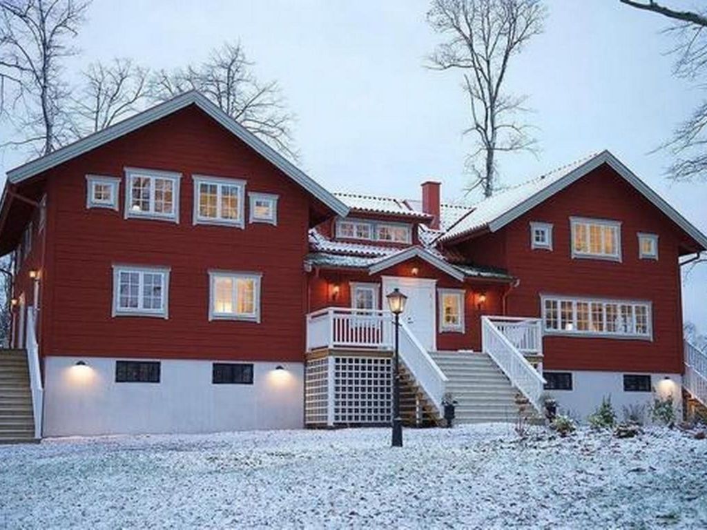Grosses Sommerhaus direkt am See