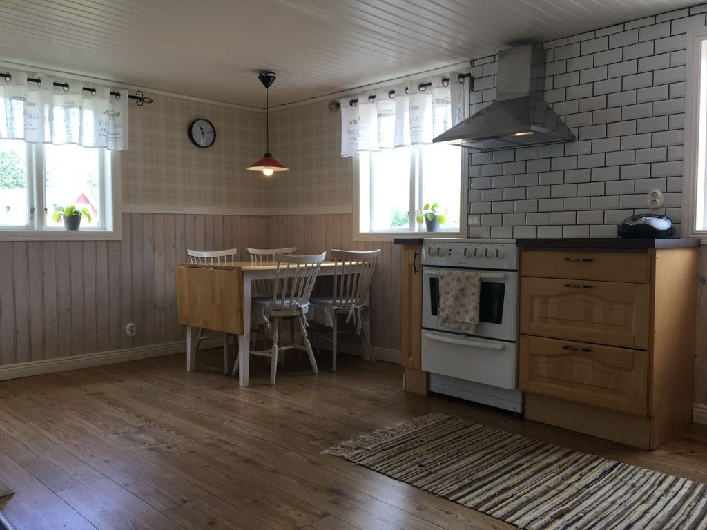 Charmantes Holzhaus mit eigenem Ruderboot