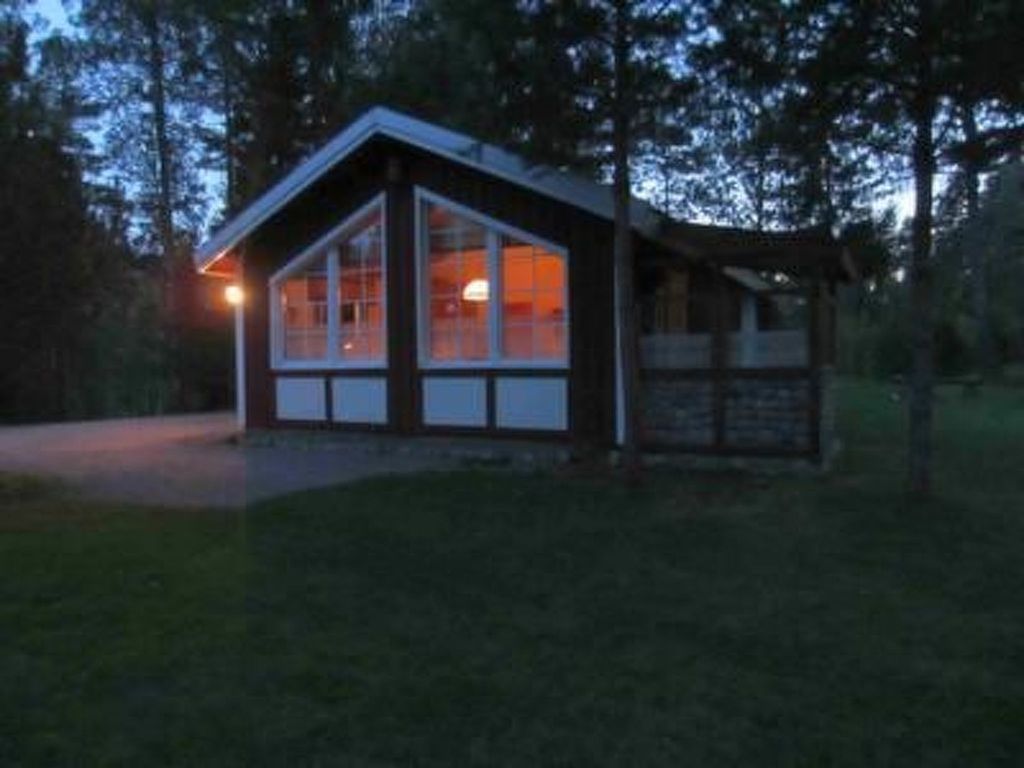 Haus Lena auf großem Grundstück am Waldrand