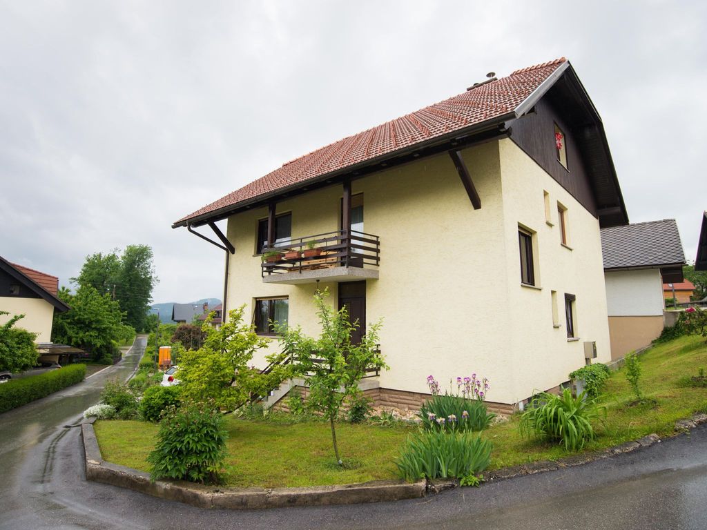 Appartement in Zasip mit Möblierter Terrasse