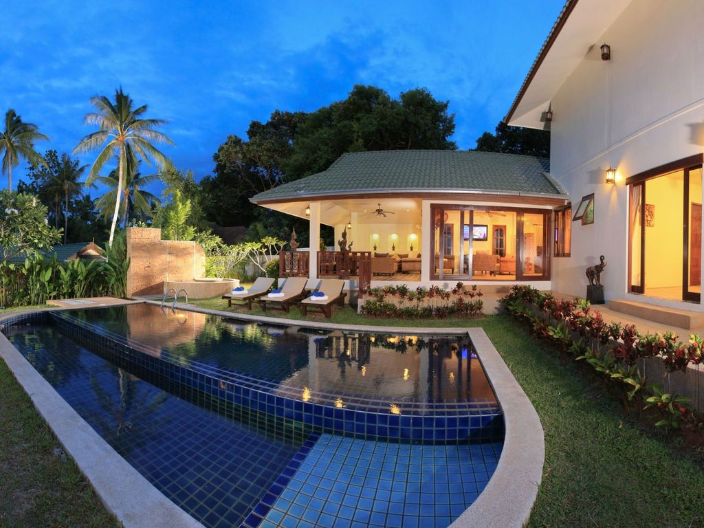 Villa mit Blick auf das Wasser