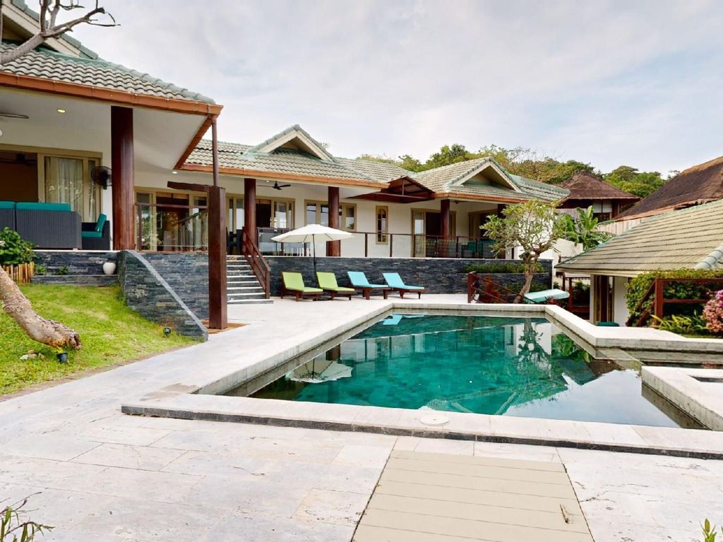 Villa mit Blick auf das Wasser