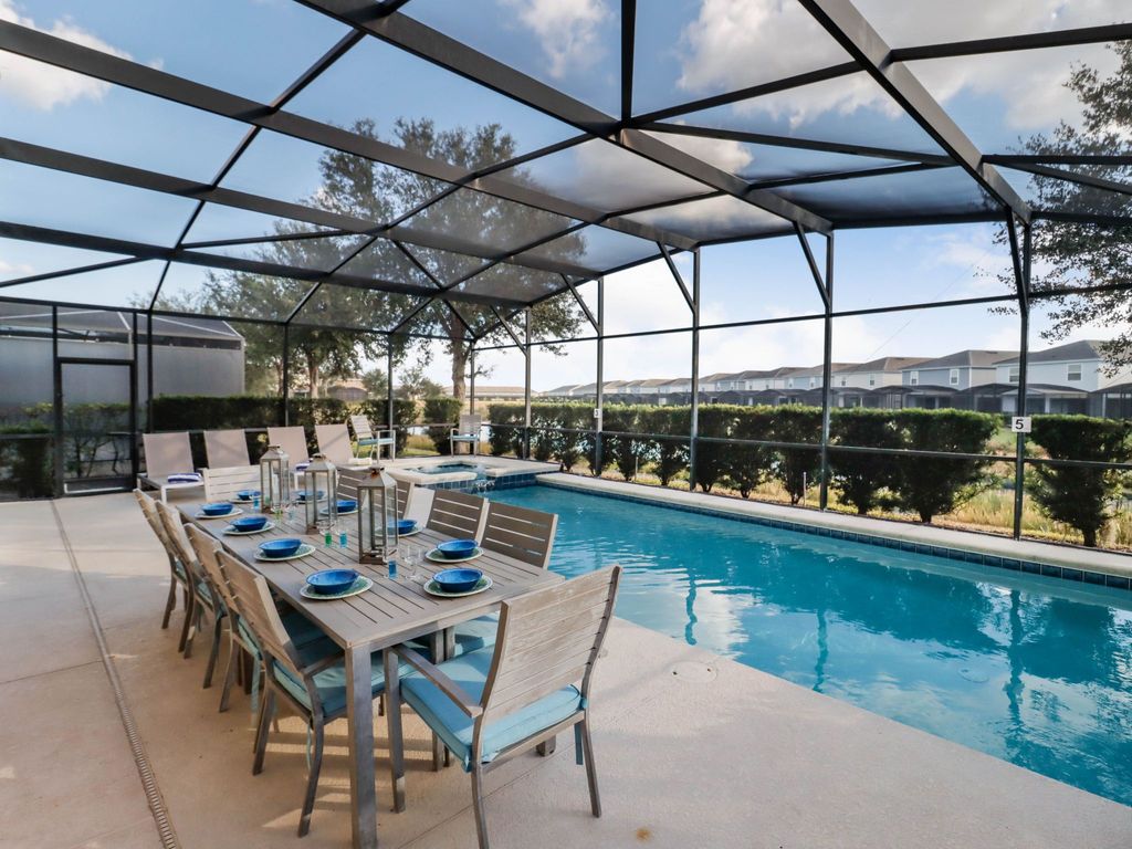 Südlich ausgerichtete Solterra Villa mit Spa und Spielzimmer