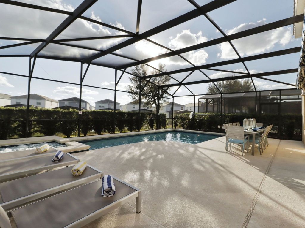 Südlich ausgerichtete Solterra Villa mit Spa und Spielzimmer