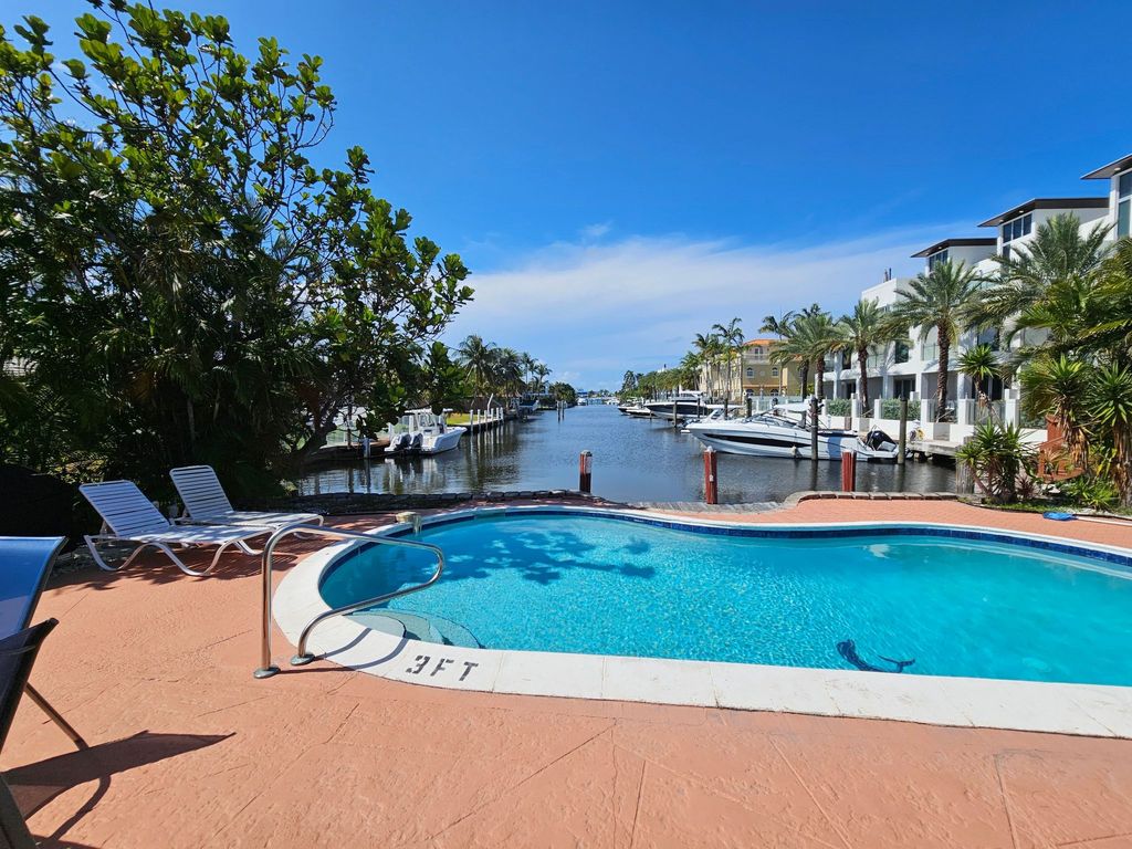 Gemütliches Duplex mit Blick auf das Wasser, in