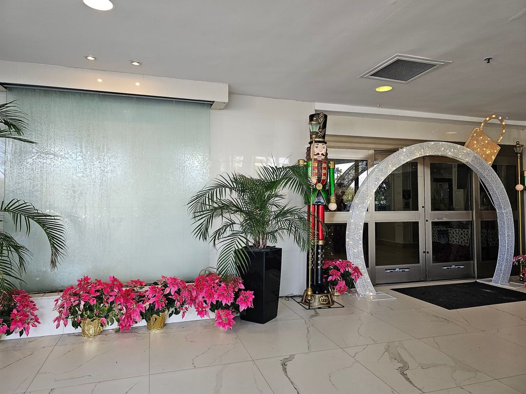 615 Ocean Drive