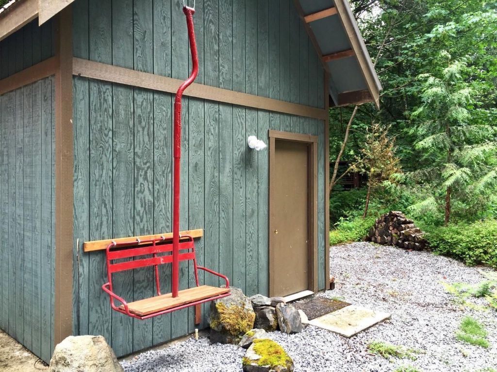 Ruhige Hütte mit Whirlpool und haustierfreundlic