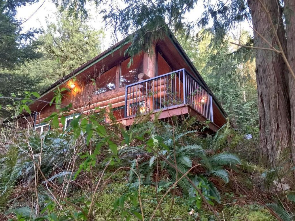 Lakeside Real Log Cabin mit privatem Dock, Haust