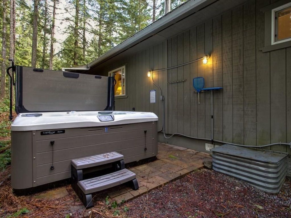 Gemütliche Hütte mit Whirlpool, Wi-Fi und Hausti