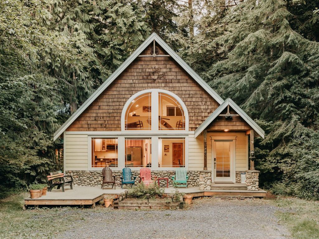Haustierfreundliches Ferienhaus in Glacier mit T