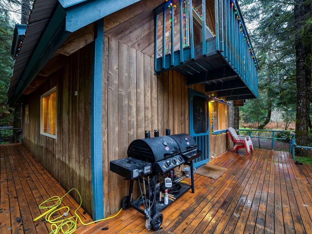 Rustikale Hütte mit Holzofen, Whirlpool, Haustie