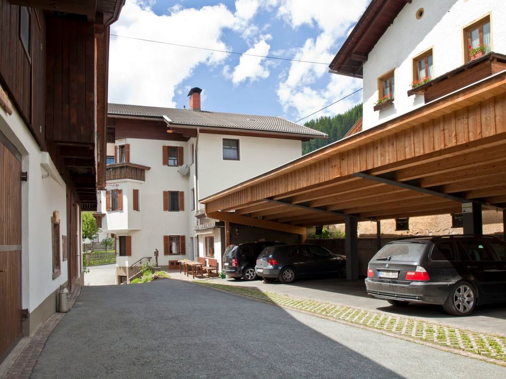 Bauernhaus, Parkplatz