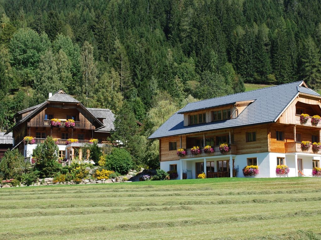 Hof im Sommer