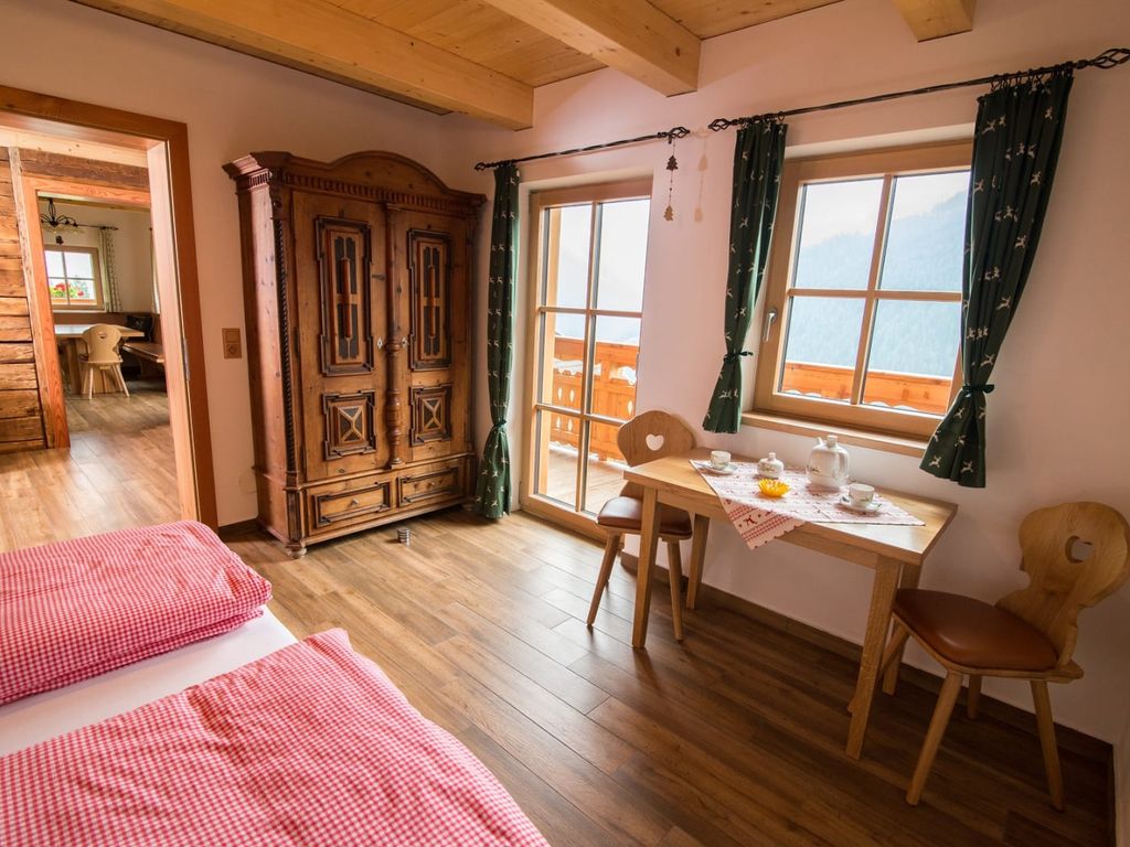 Schlafzimmer 2