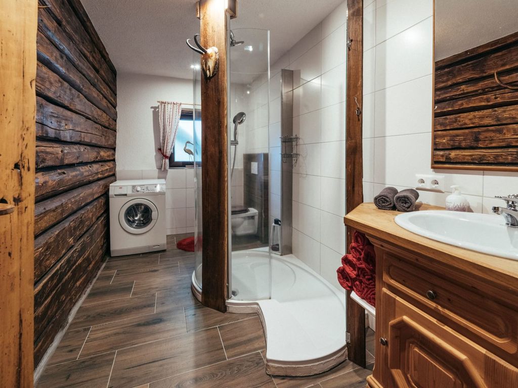 Modernes Badezimmer