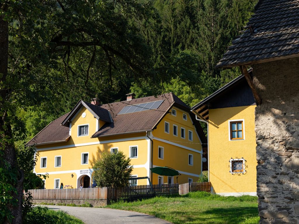 Ferienhaus "Hühnerhotel" am Biohof Brunner