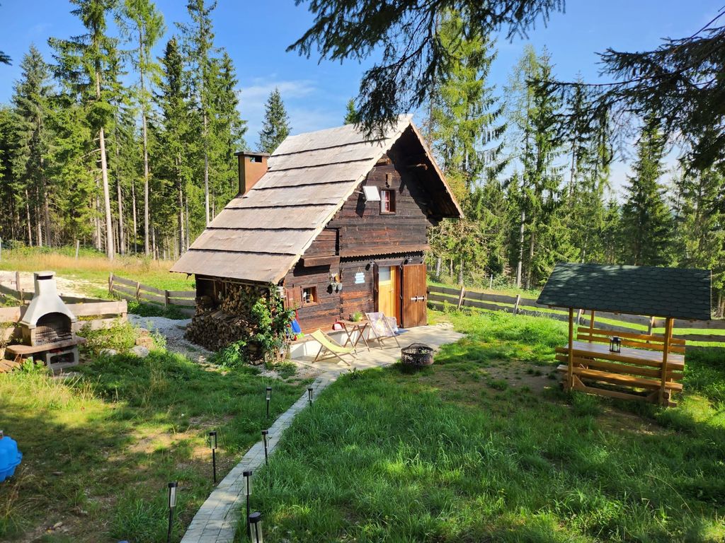 Waldbienenhütte am Erlebnisbiobauernhof