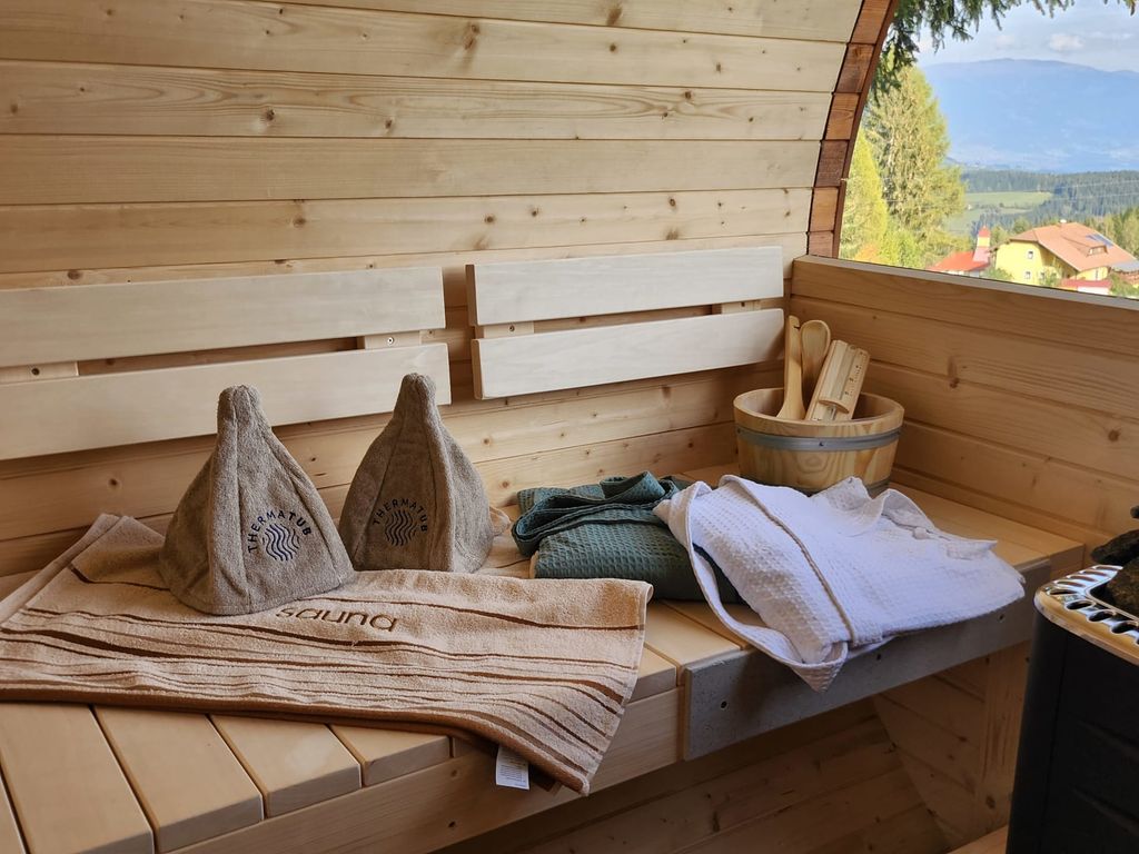 Waldbienenhütte am Erlebnisbiobauernhof