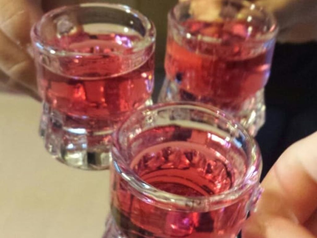 Frischer Zirmschnaps