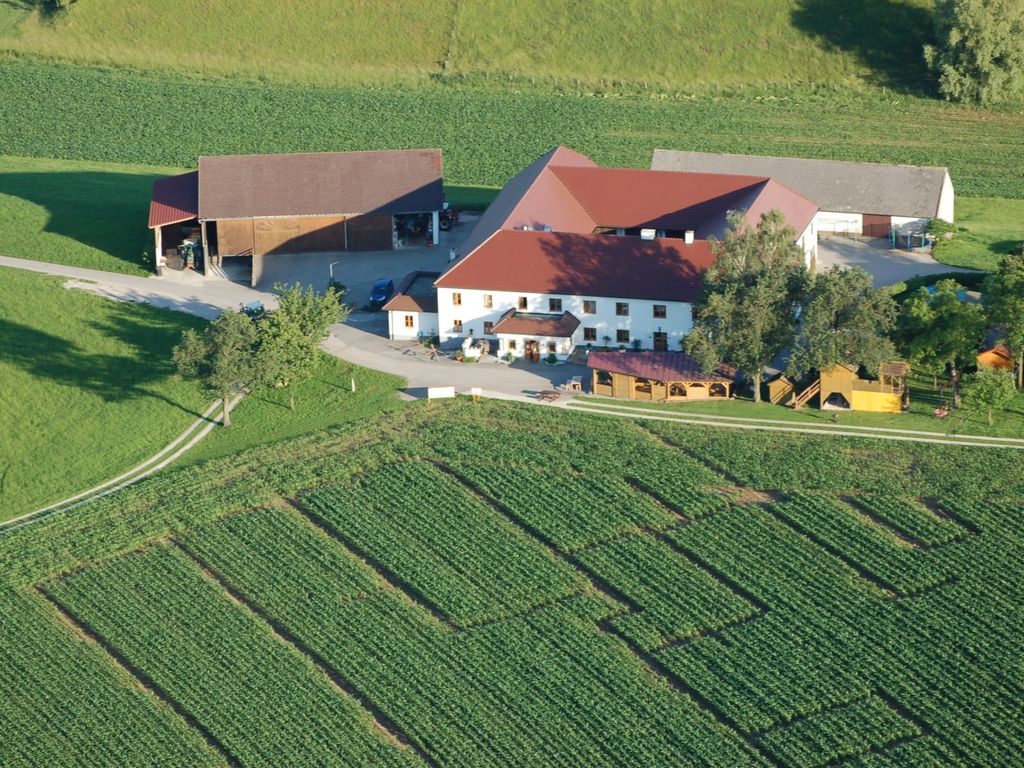 Bauernhof mit Maislabyrinth