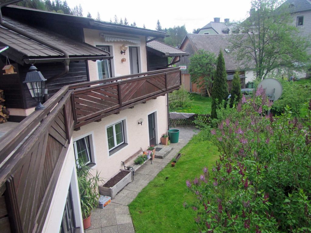 Ferienwohnung Gemeindealpe - Haus, Balkon und Garten
