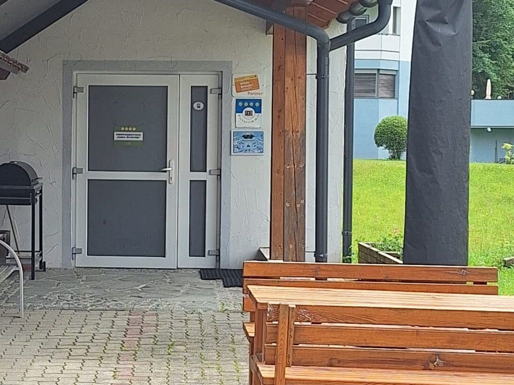 Gartentisch Ötscherbär