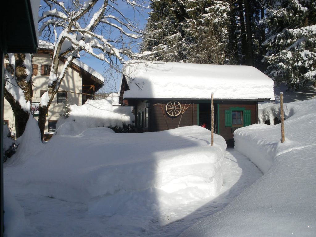 Gartenhütte im Winter