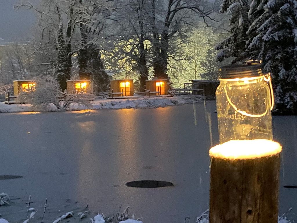 CHECKIN THE BOX - Schloss Neubruck - Winter Laterne
