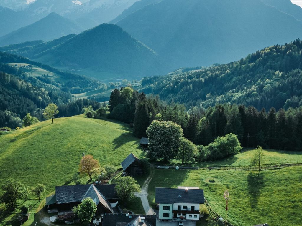 Unser Hof mit Bick auf's Tote Gebirge