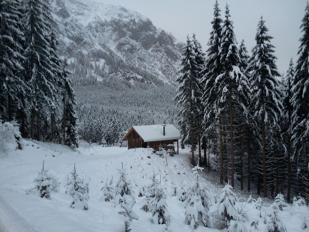 Jagdhütte im Winter