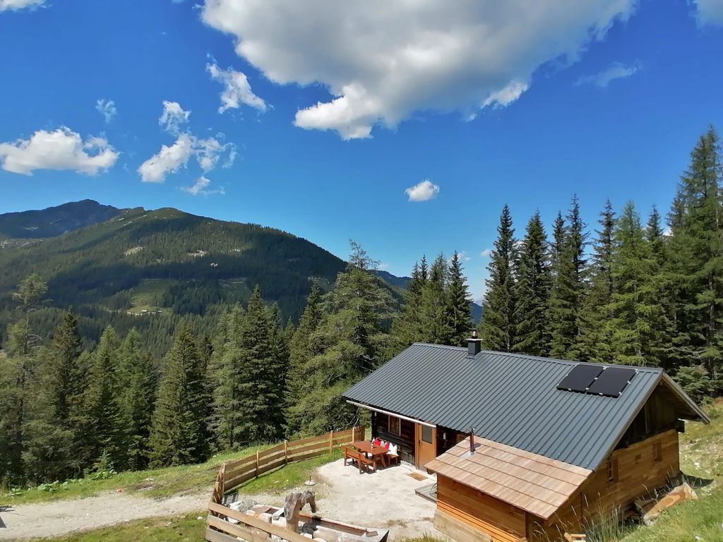 Ampferkaralm-Hütte