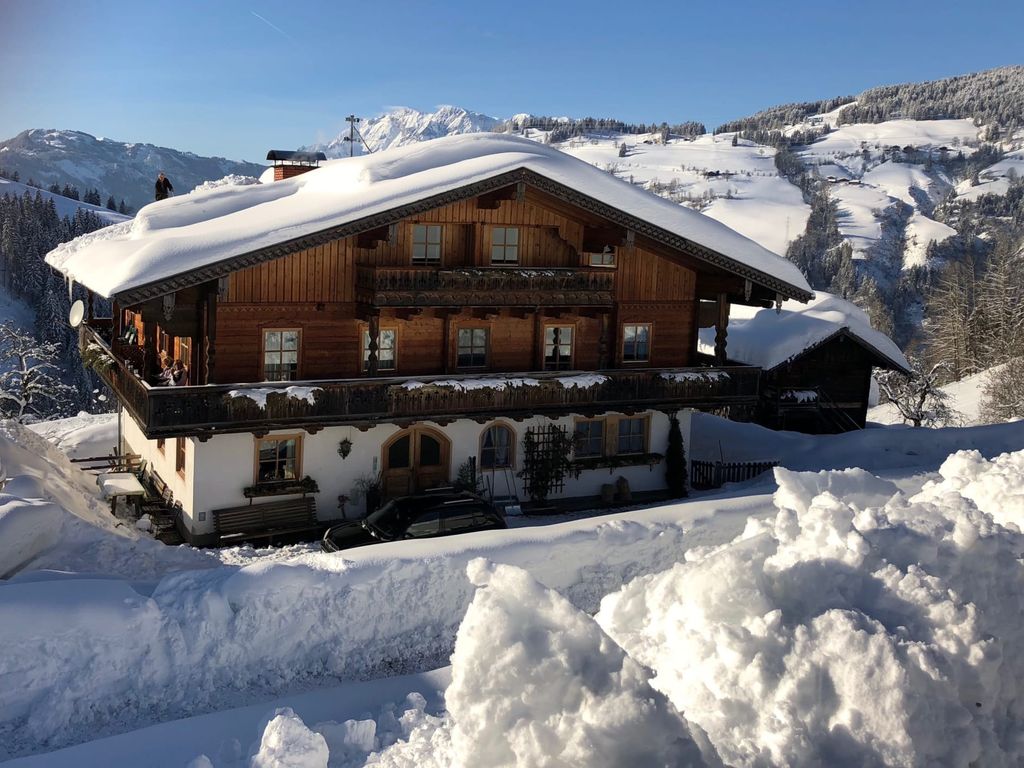 Winteransicht vom Hallmoosgut in St. Johann im Pongau