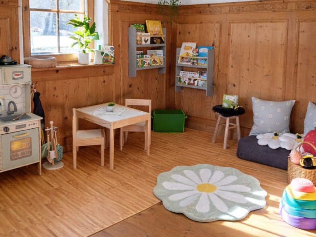 Kinder-und Familienraum mit vielen aktuellen Spielen und Büchern zum Leihen