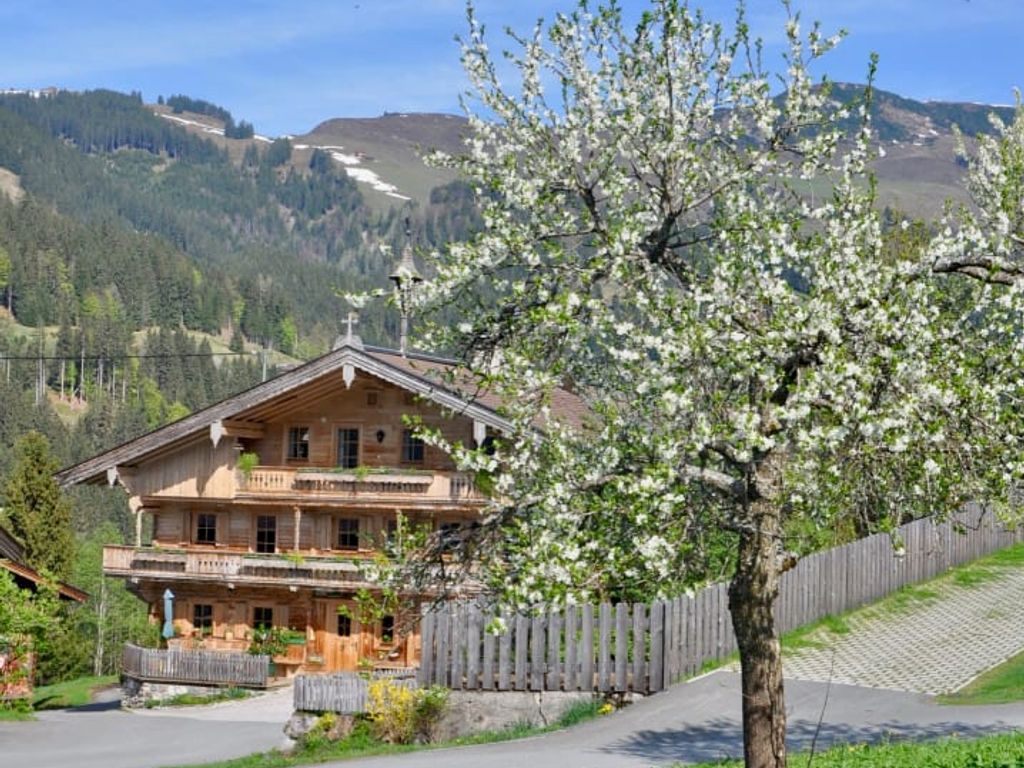 Bauernhof im Frühling