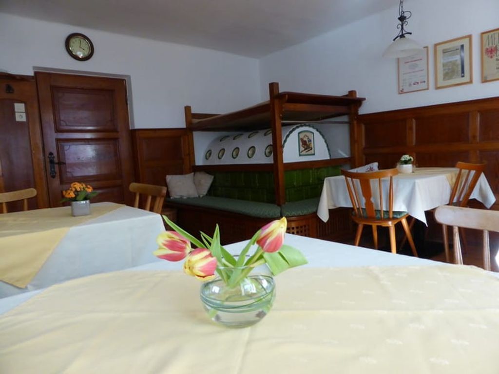 In der gemütlichen Bauernstube gibt es das Guten Morgen Osttirol Frühstück