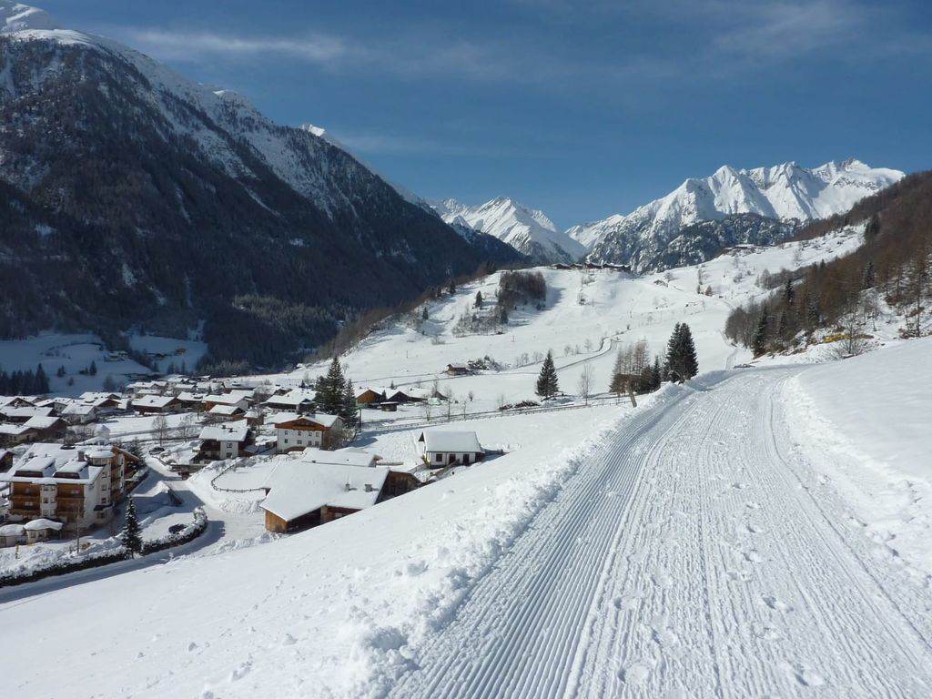 Sonniger Winterwanderweg