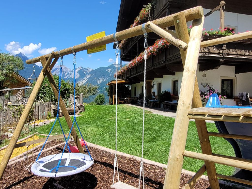 Spielplatz vor dem Hof