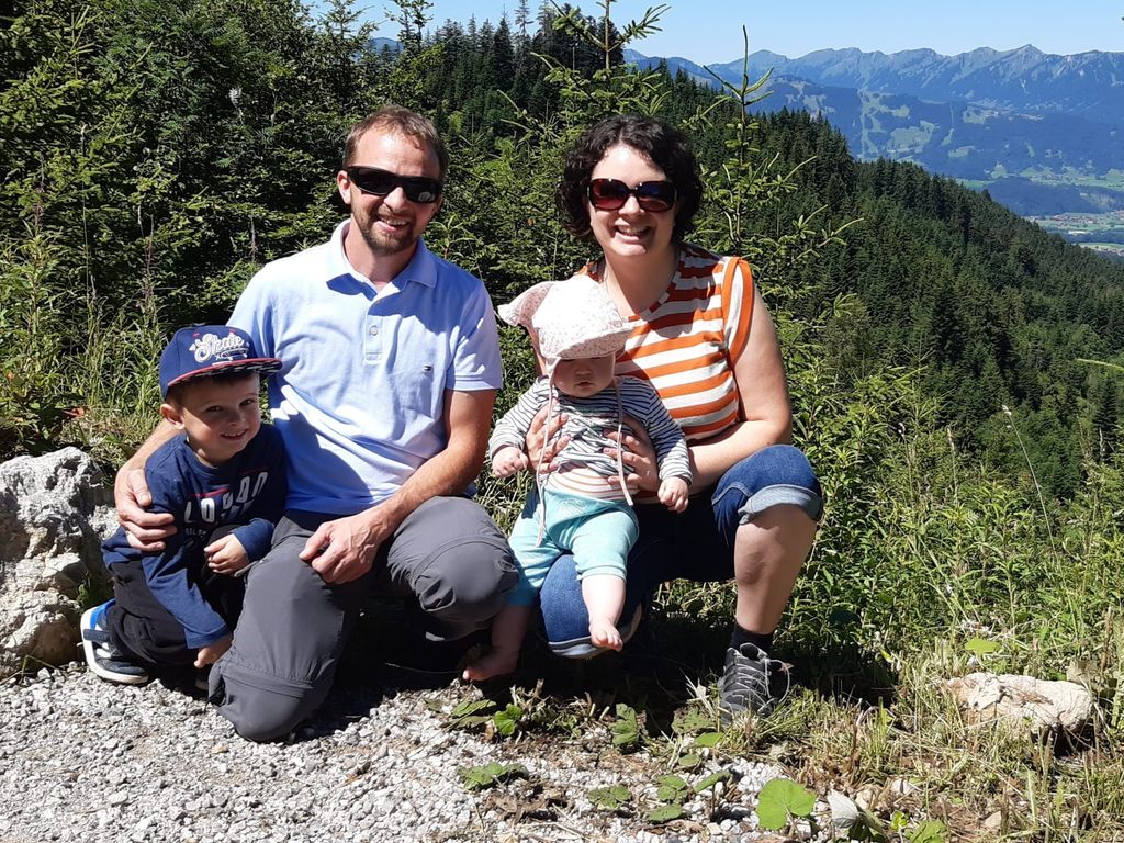 Familie Raich vom Därflihof im Montafon.