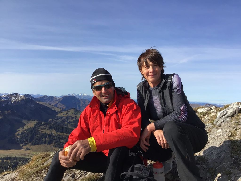 Ihre Gastgeber am Haldenhof in Au im Bregenzerwald. Brigitte und Werner Geiger. Die Geigers. Urlaub am Bauernhof