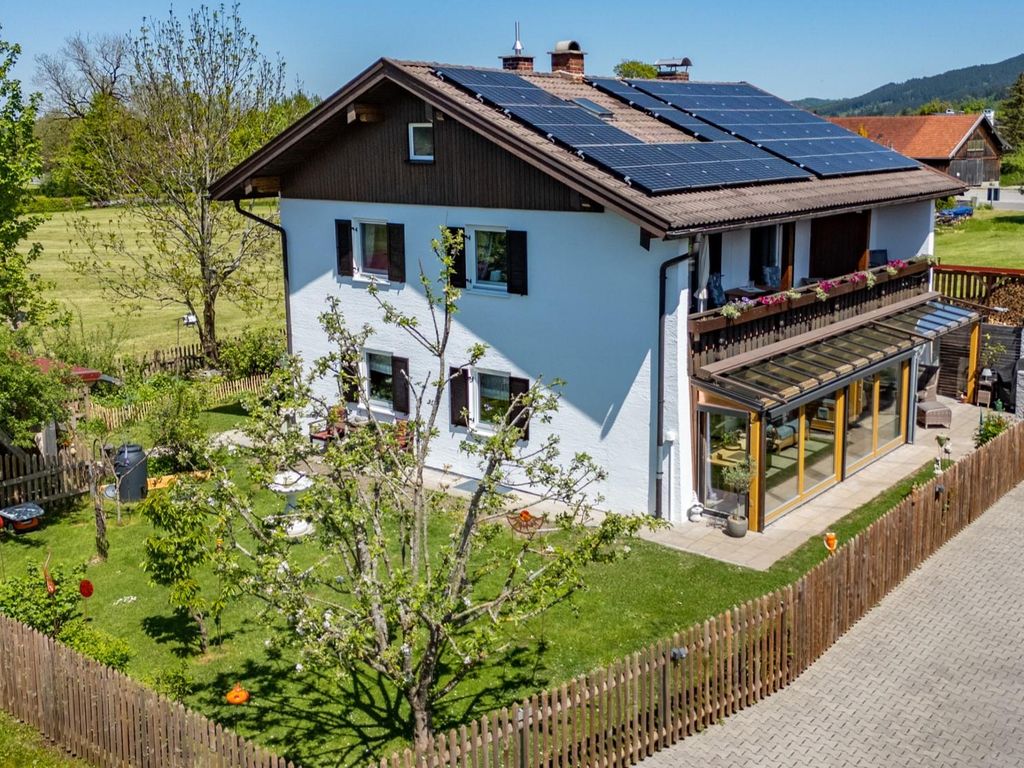 Bischoff 1, Haus