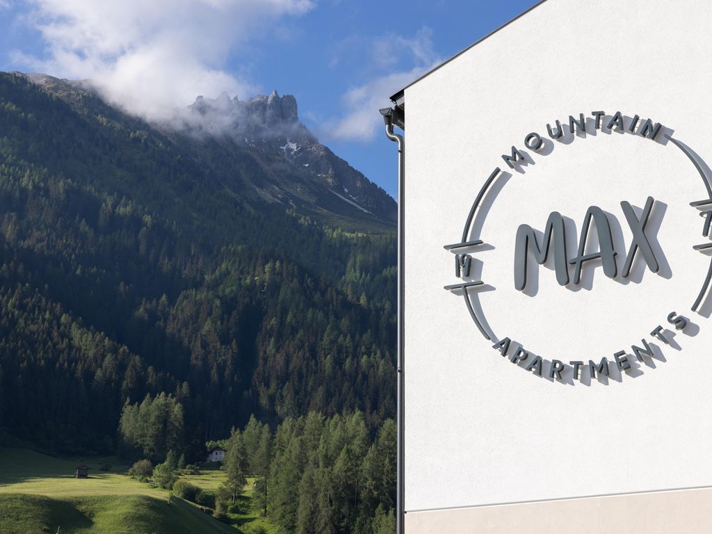 Max Mountain Apartments